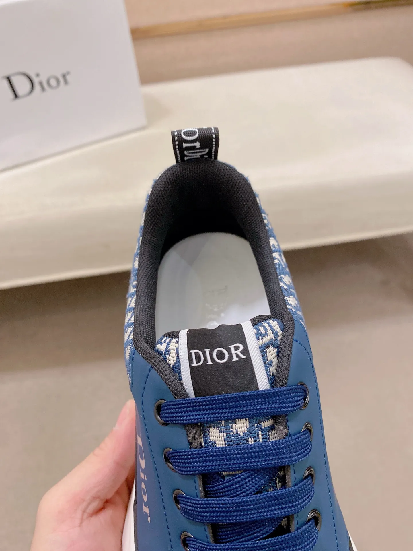 Factory price: 442💰[Dior·Dior] New casual sports style men's shoes, new spring and summer design, perfect workmanship, lace-up lazy style to create wardrobe quality, upper: imported first-layer cowhide, sheepskin lining is soft and comfortable, ultra-light TPU wear-resistant outsole, simple, versatile fashion men's shoes, excellent color code number 38--44. Can be customized for 45 non-refundable!